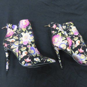 Ann Michell Women's size 8 Floral Print Heeled Boots